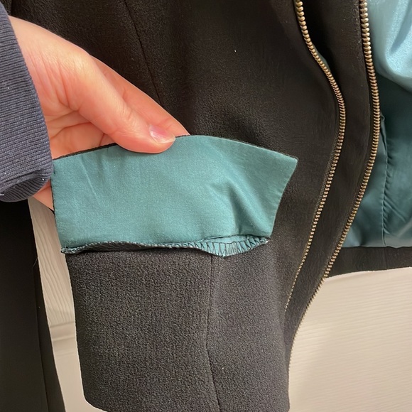 Stylish black blazer with teal lining - Picture 6 of 9